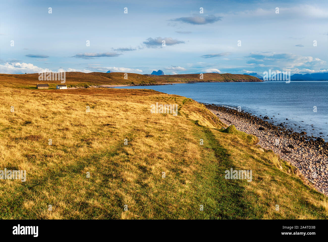 La plage et le rivage à Raffin au pied de Stoer Head près de Lochinver dans les Highlands d'Ecosse Banque D'Images