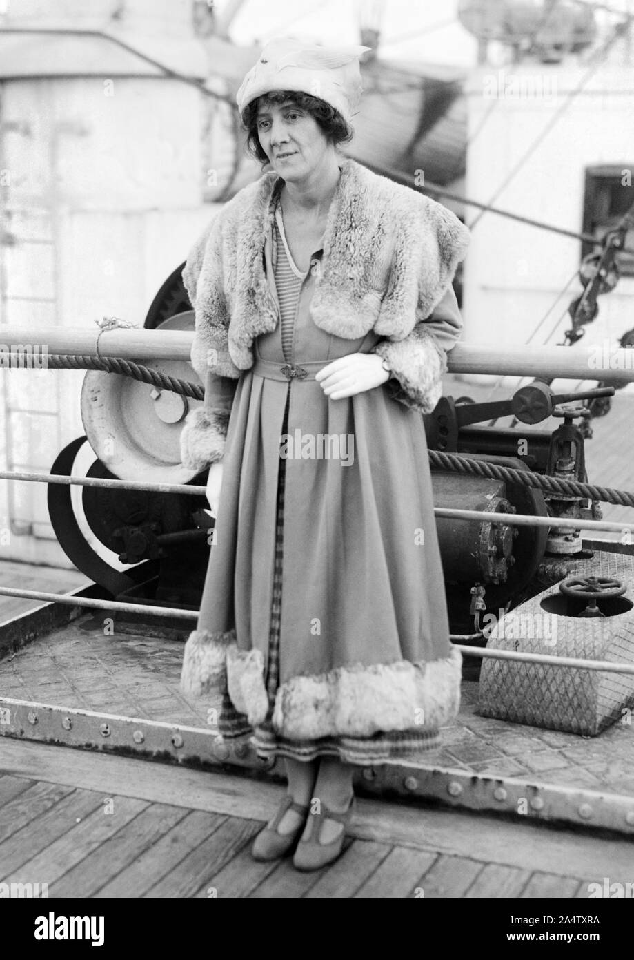 Vintage photo d'auteur britannique, paléobotaniste, militante des droits des femmes et le contrôle des naissances et la planification familiale pioneer Marie Stopes (1880 - 1958). Photo vers 1920 - 1925 par Bain News Service. Banque D'Images