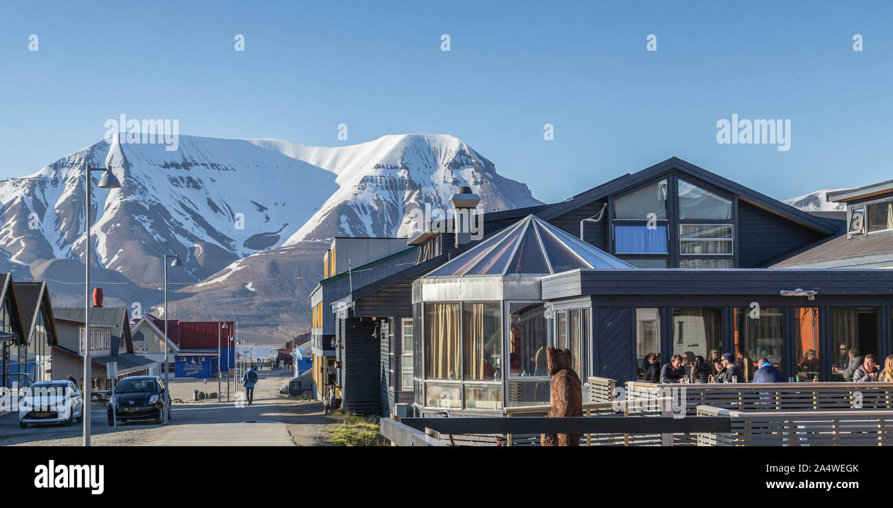 L'une des rues principales à Longyearbyen, Svalbard, Spitzberg dans l'Arctique Banque D'Images