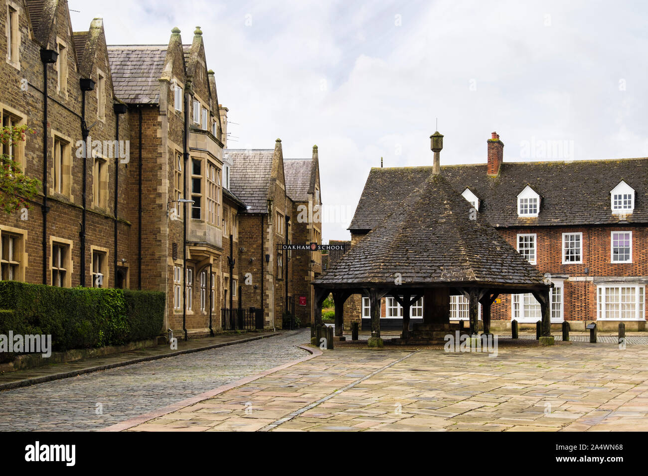 En dehors de l'école vieille Buttercross Oakham dans Market Place, Oakham, Rutland, England, UK, Grande-Bretagne Banque D'Images