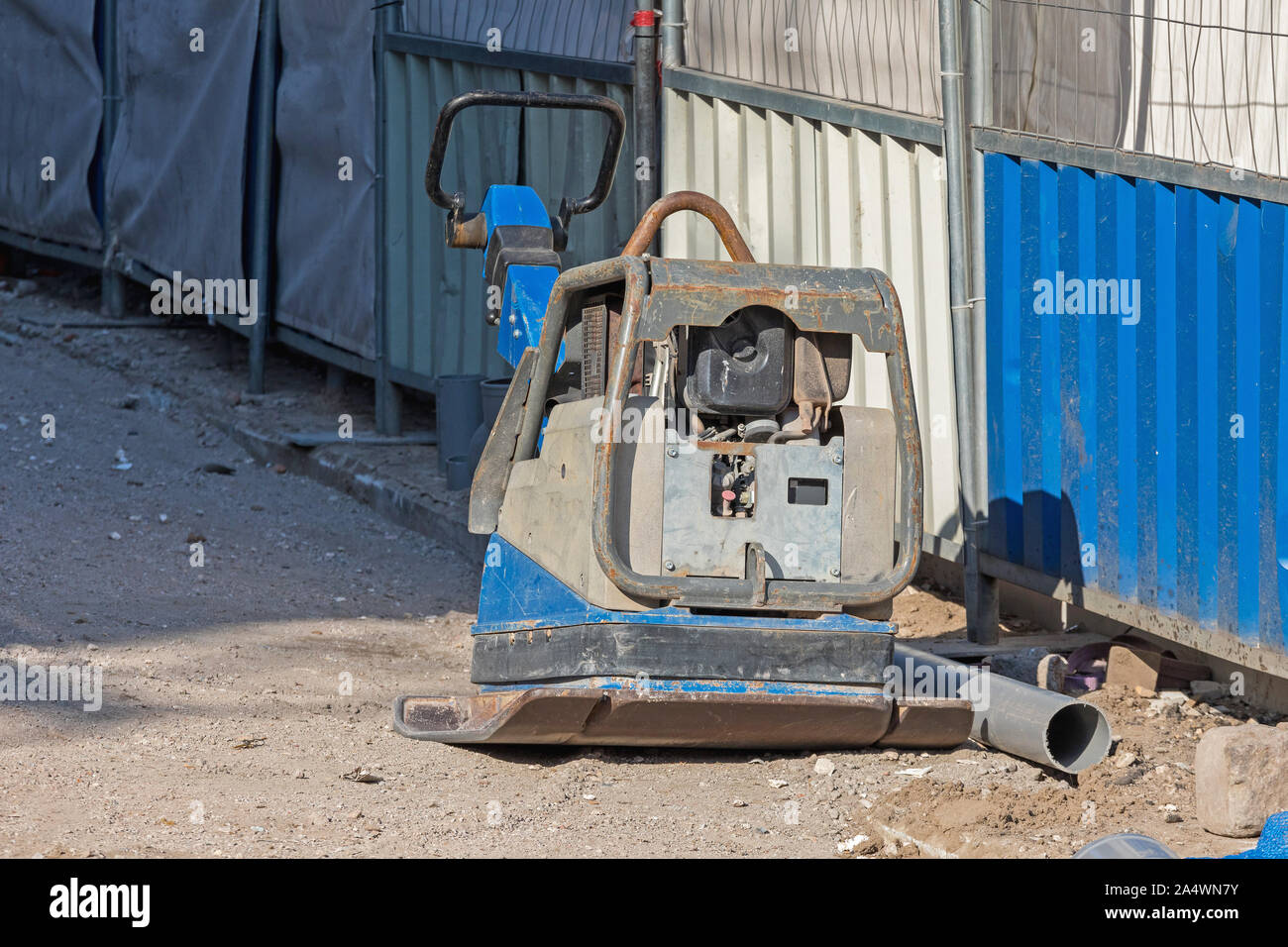 Compacteur vibrant Machine au site de construction de la rue Banque D'Images