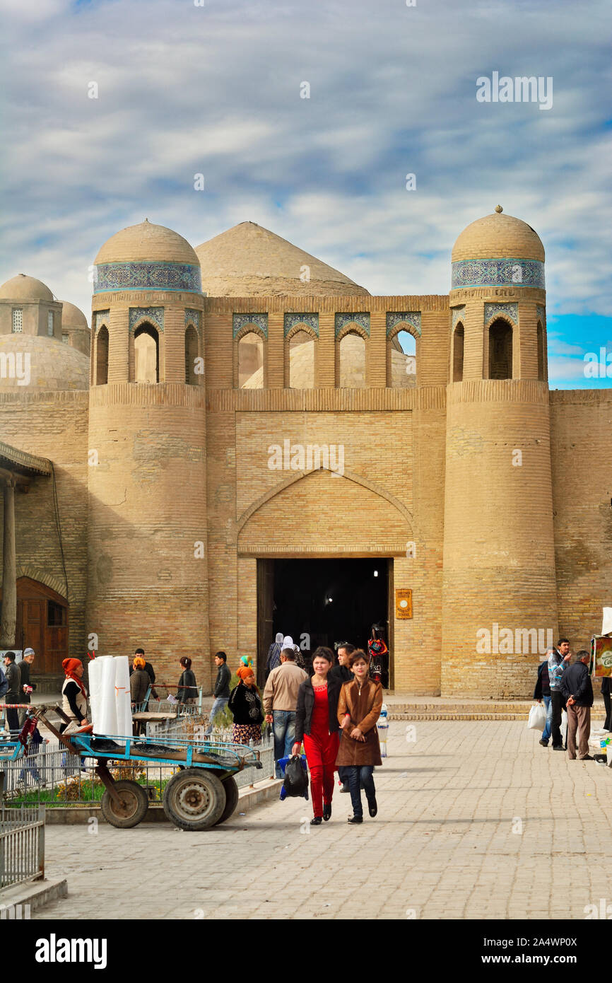 Palvan Darvoza (porte est) face à l'Dekhon Bazar. Khiva, Site du patrimoine mondial de l'UNESCO, de l'Ouzbékistan Banque D'Images