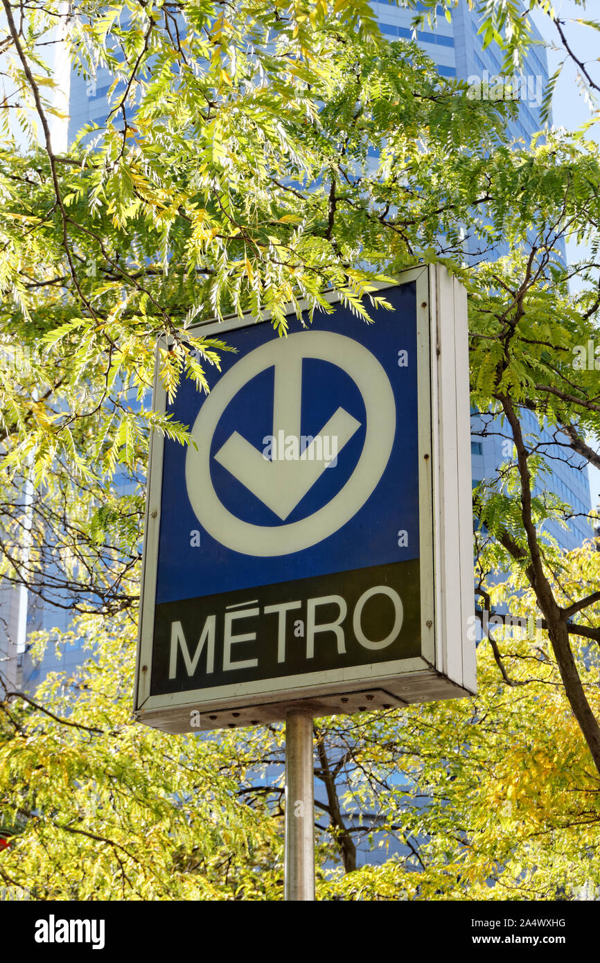 Libre d'un signe de Métro à Montréal, Québec, Canada Banque D'Images