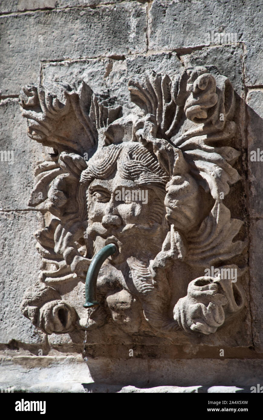 Dubrovnik Croatie : Détail de la grande fontaine d'Onofrio : à proximité de la Porte Pile se dresse la grande fontaine d'Onofrio au milieu d'une petite place. Banque D'Images