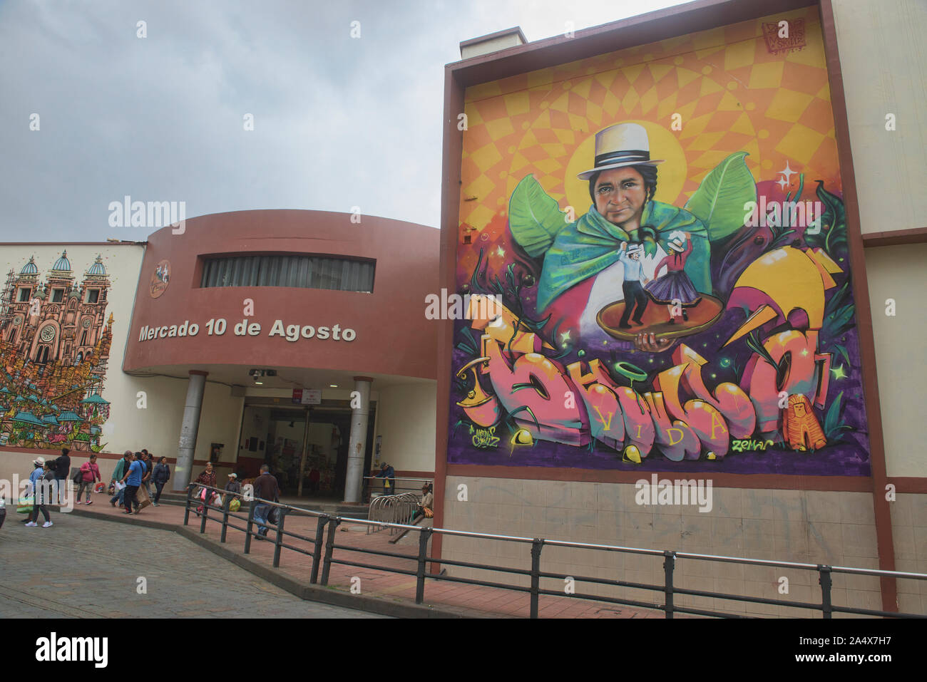 Le coloré Mercado 10 de Agosto marché central, Cuenca, Équateur Banque D'Images