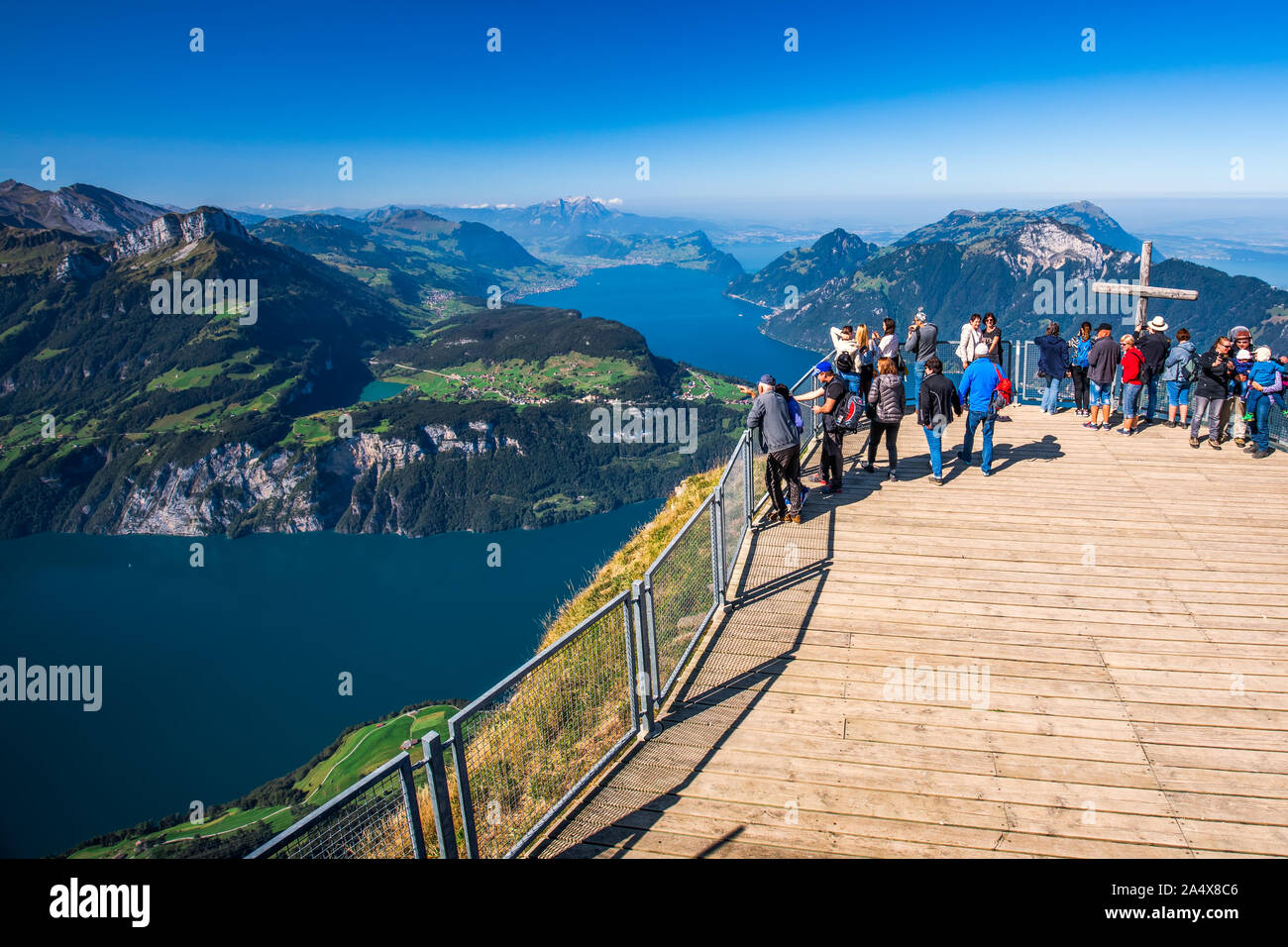 FRONALPSTOCK, SUISSE - Août 2019 - vue fantastique sur le lac de Lucerne avec Rigi Pilatus et montagnes, ville de Zürich, Suisse, Fronalpstock Banque D'Images