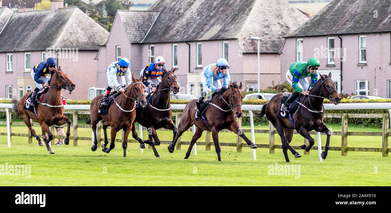 L'appui des éleveurs de l'EBF Course Flying Scotsman Conditions mises - Musselburgh, 14th Oct 2019 - Jockey Kevin Stott sur Tarboosh (milieu) a remporté la course. Banque D'Images