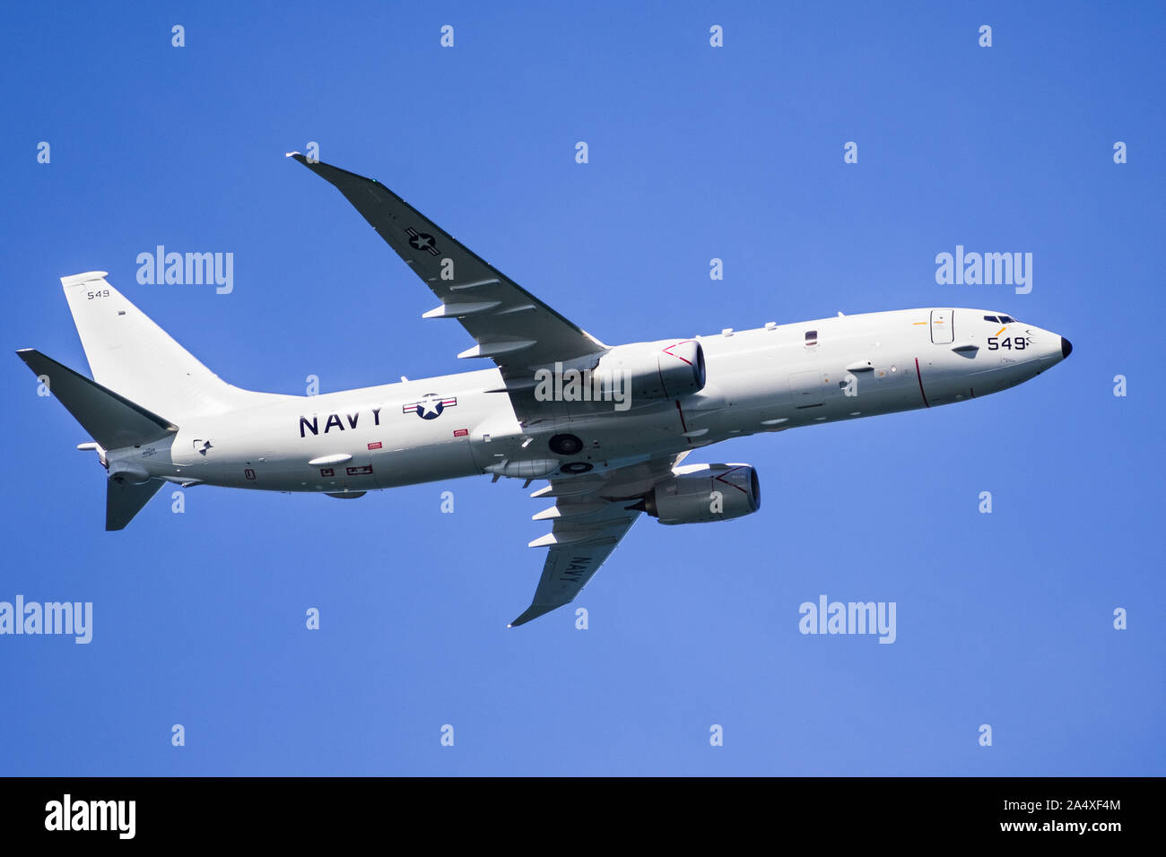 Oct 12, 2019 San Francisco / CA / USA - Close up of Boeing P-8 Poseidon Marine nous avions en plein vol ; San Francisco Fleet Week airshow ; Banque D'Images