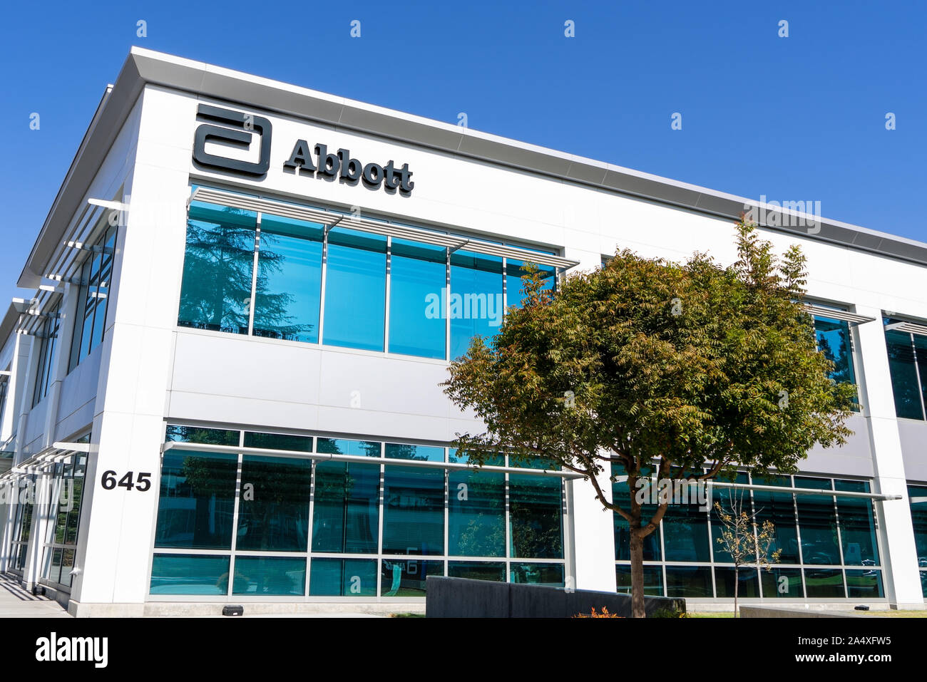 Oct 15, 2019 Sunnyvale / CA / USA - Laboratoires Abbott siège à Silicon Valley ; Abbott Laboratories est un Américain de la santé et des dispositifs médicaux Banque D'Images