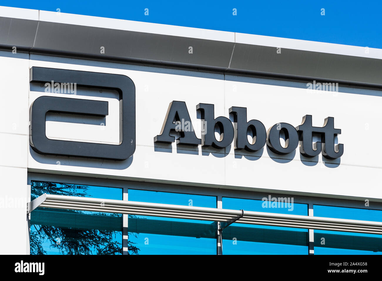Oct 15, 2019 Sunnyvale / CA / USA - Close up de Laboratoires Abbott signer à leur siège social dans la Silicon Valley ; Abbott Laboratories est un m Banque D'Images