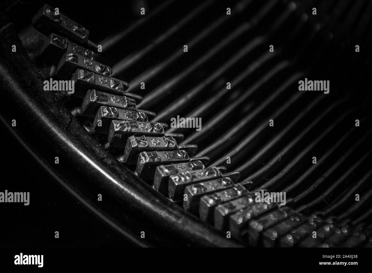 Machines à écrire anciennes nous rappellent que nous avons parcouru un long chemin -- rapide - à partir de ces machines mécaniques ultra-rapide pour les ordinateurs de bureaux modernes. Banque D'Images