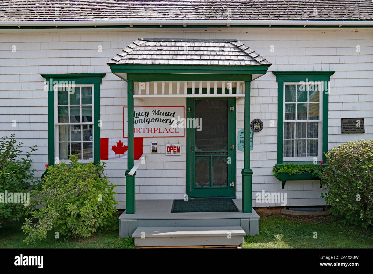 L'ÎLE DU PRINCE ÉDOUARD, CANADA - AOÛT 2019 : la modeste maison natale de Lucy Maud Montgomery, l'auteur de Anne of Green Gables, est préservé et ouvert à v Banque D'Images