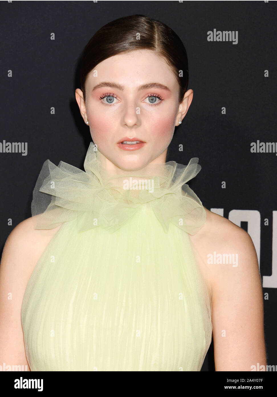 HOLLYWOOD, CA - le 15 octobre : Thomasin McKenzie assiste à la première de projecteurs Fox' 'Jojo Lapin' au poste 43 de l'American Legion Hall le 15 octobre 2019 à Los Angeles, Californie. Banque D'Images