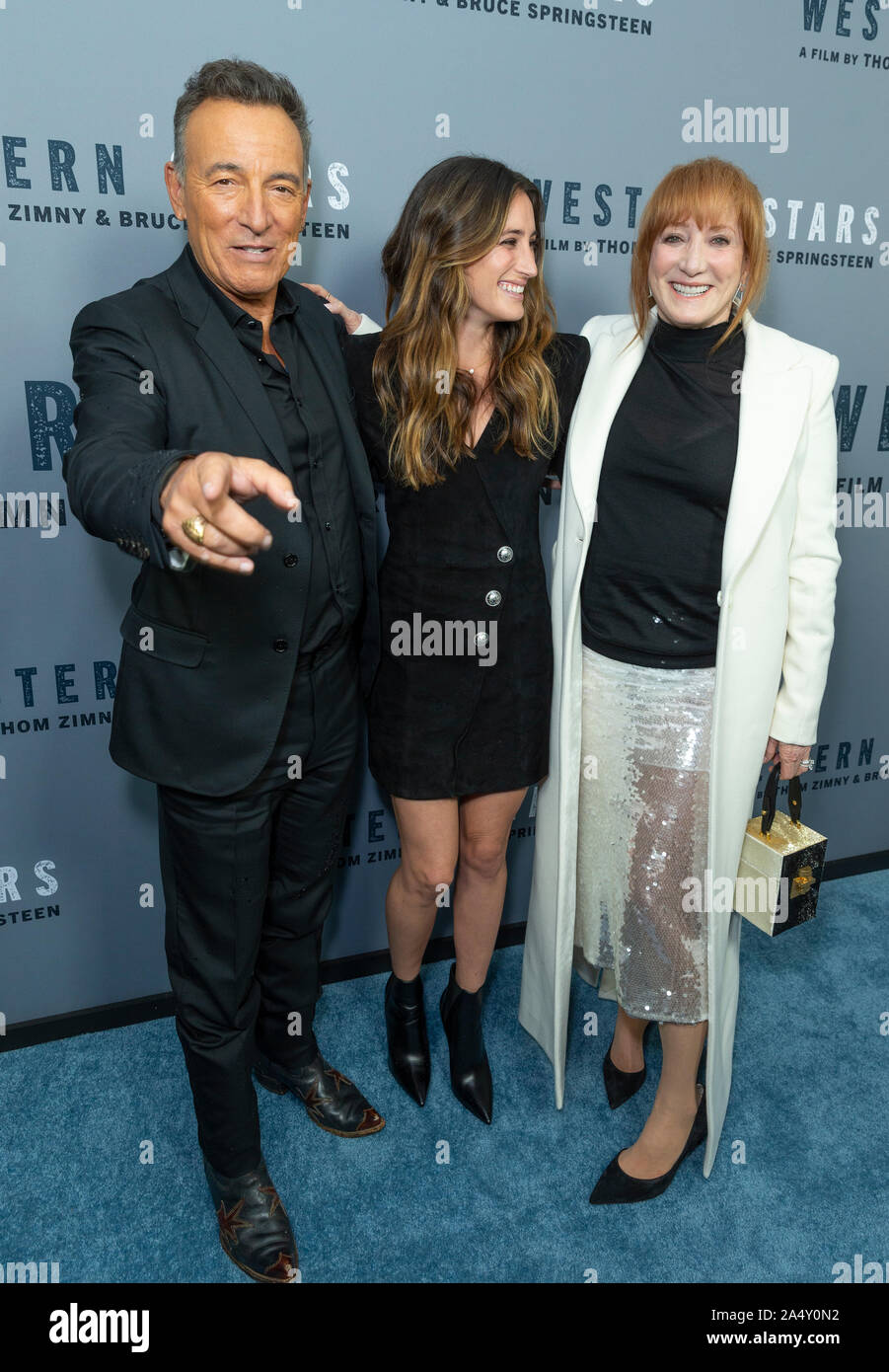 New York, NY - 16 octobre 2019 : Bruce Springsteen, Jessica Springsteen Patti Scialfa et assister à la projection spéciale de New York d'étoiles de l'Ouest à Metrograph Banque D'Images