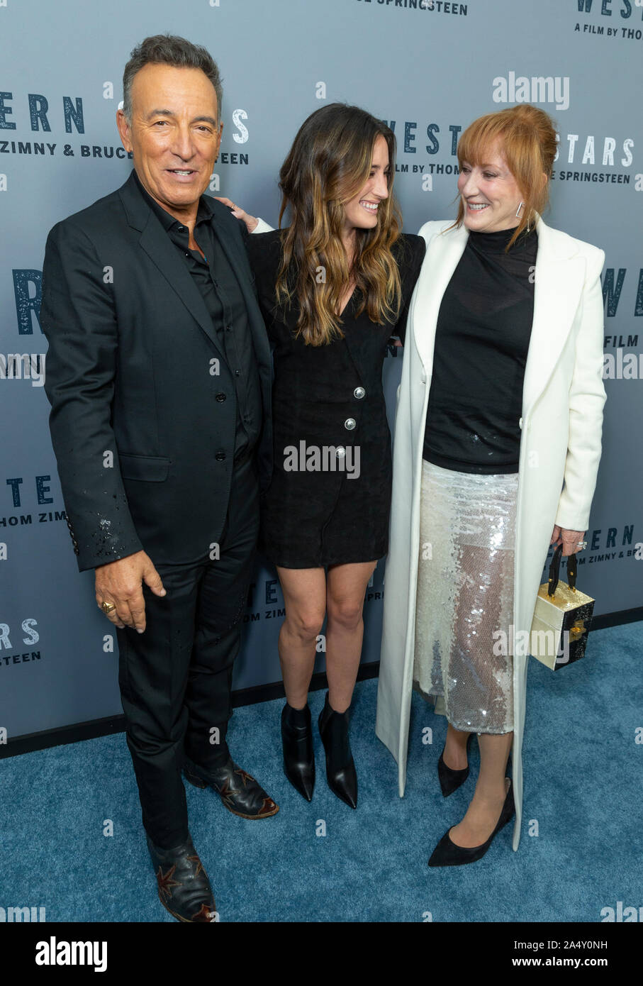 New York, NY - 16 octobre 2019 : Bruce Springsteen, Jessica Springsteen Patti Scialfa et assister à la projection spéciale de New York d'étoiles de l'Ouest à Metrograph Banque D'Images