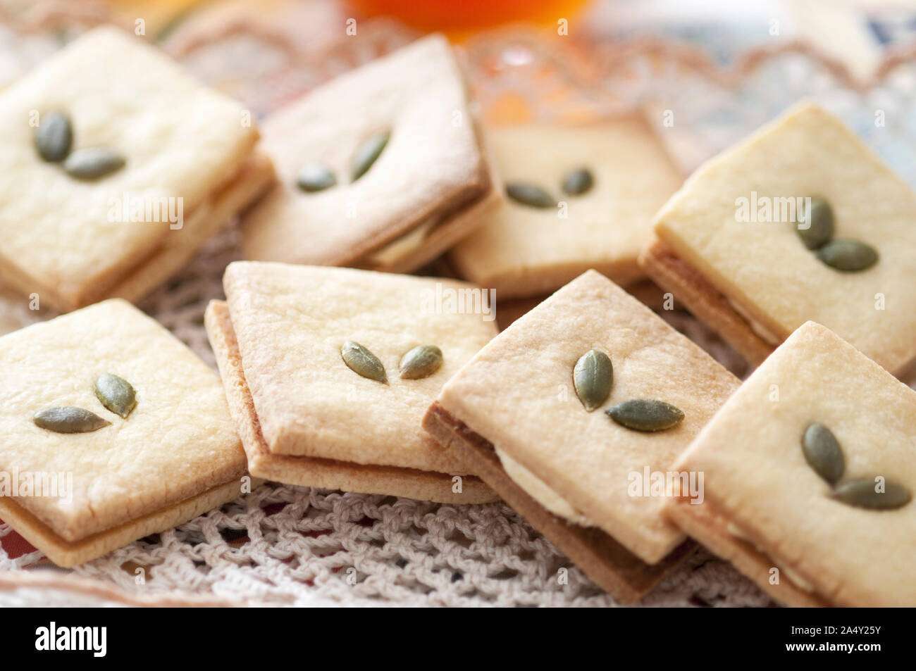 Biscuits à la crème de raisins secs faits main Banque D'Images