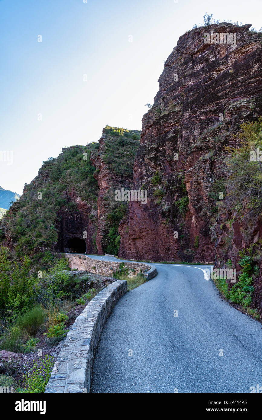 Gorges de Daluis ou chocolat canyon en Provence-Alpes, France. Banque D'Images