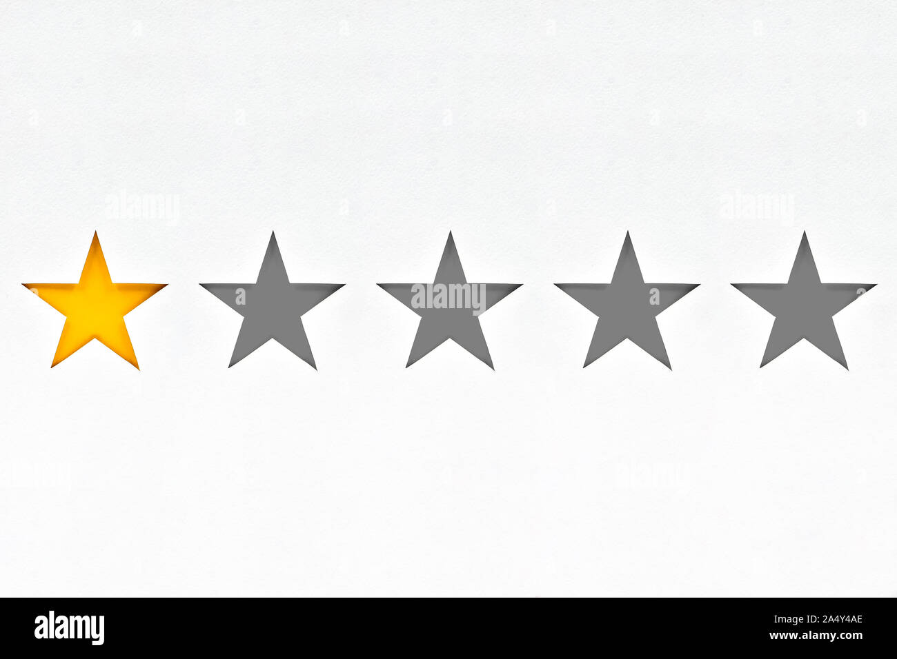 Star (de un à cinq), fait main à partir de cartons, le concept d'une évaluation négative ou positive, avis et commentaires. Banque D'Images