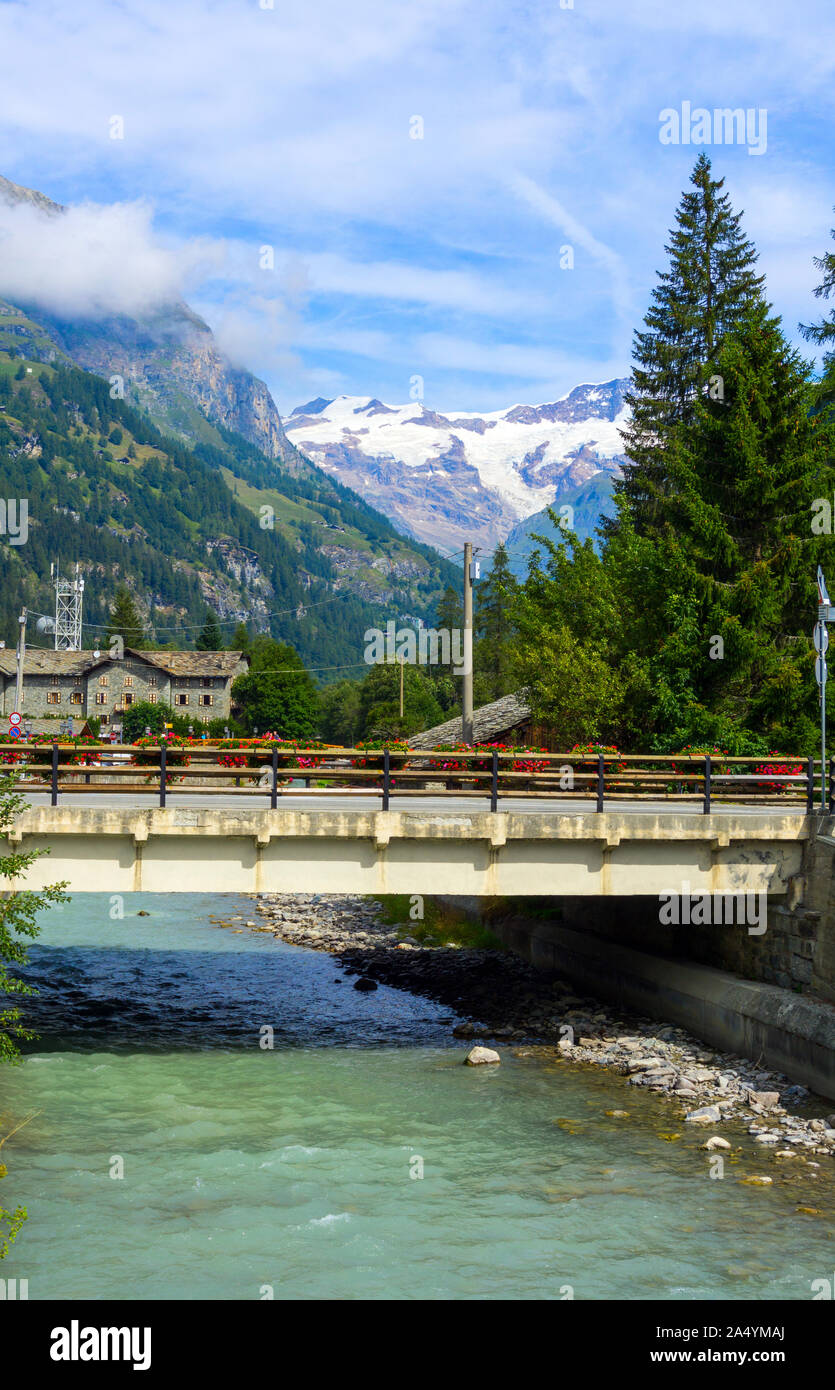 L'Italie, vallée d'Aoste, Gressoney-Saint-Jean, Lys, torrent Monte Rosa dans différents Banque D'Images