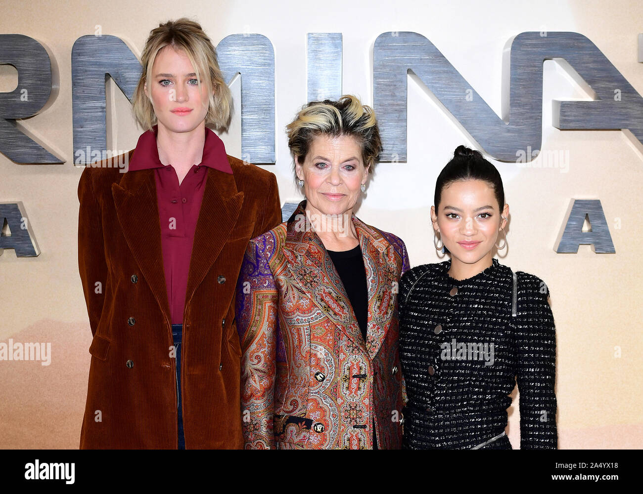 Mackenzie Davis, Linda Hamilton et Natalia Reyes arrivant pour la terminaison : Dark sort une séance tenue à l'hôtel Mandarin Oriental, Londres. Banque D'Images