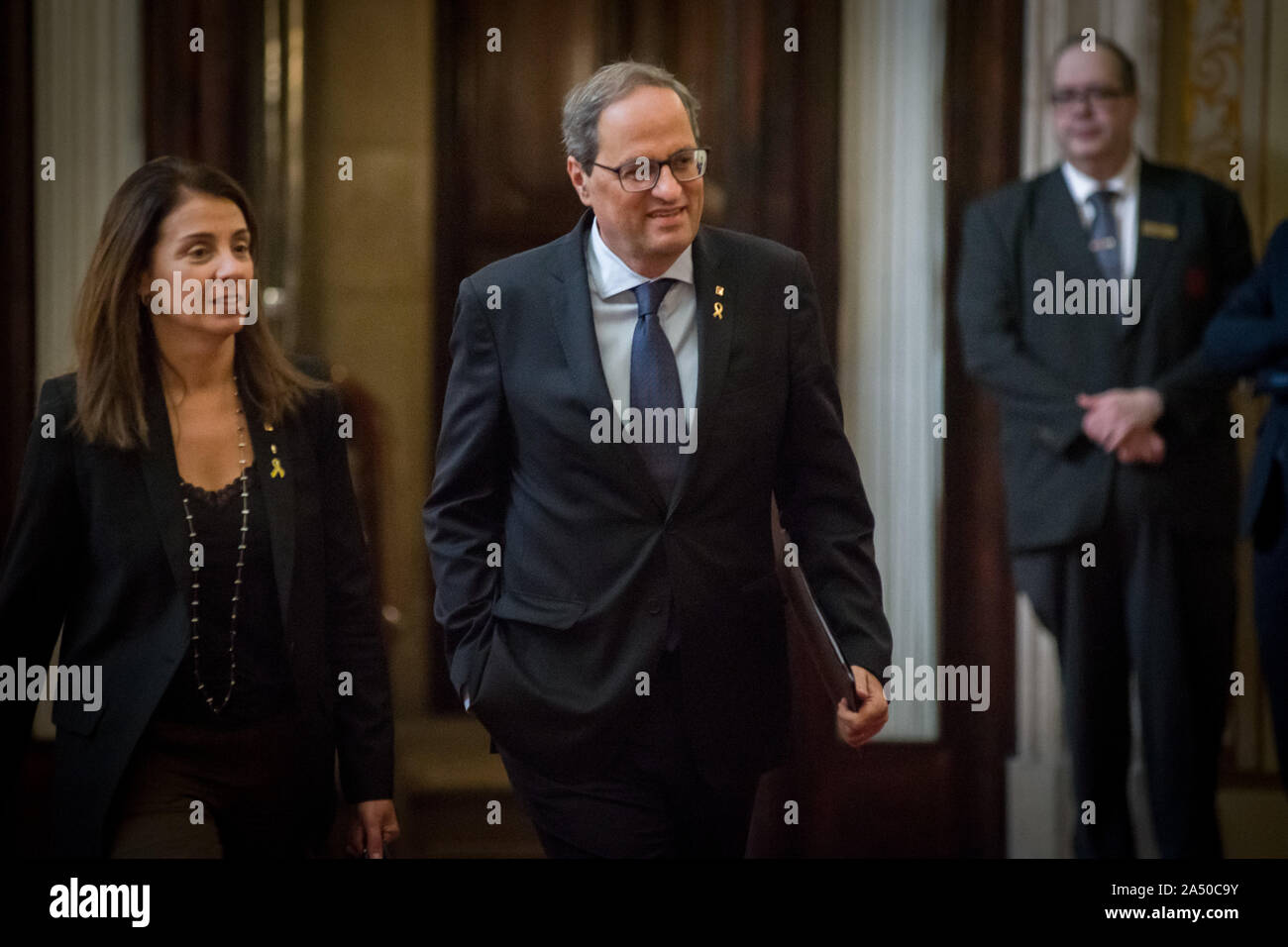 Président du gouvernement régional catalan Quim TORRA arrive au Parlement Catalan pour une séance plénière. Manifestations en Catalogne après avoir passé lundi dirigeants séparatistes catalans ont été reconnus coupables des crimes de sédition et de détournement de fonds publics face à des peines de prison allant de 9 à 13 ans. Banque D'Images