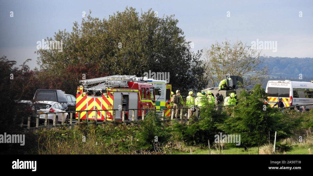 La police, les pompiers et les services d'Ambulance assister à un accident de la route sur l'A75 près de Creetown, Dumfries et Galloway, en Écosse, en octobre 2019 Banque D'Images