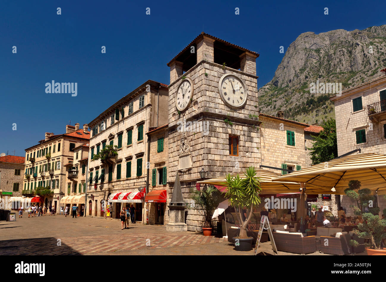 Tour de l'horloge et la place d'armes de la vieille ville de Kotor, Monténégro Banque D'Images