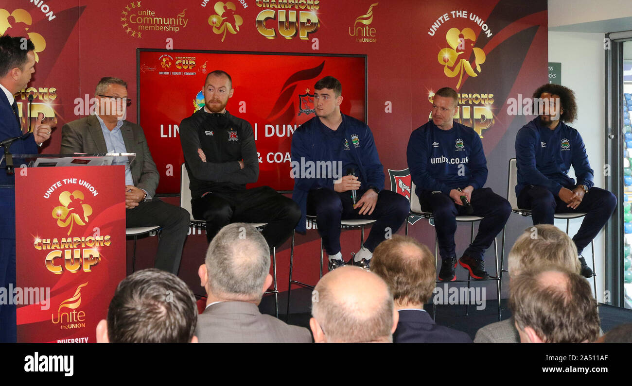 Belfast, en Irlande du Nord, Royaume-Uni. 17 Oct 2019. Le stade national de football à Windsor Park, Belfast, Irlande du Nord, Royaume-Uni. 17 Oct 2019. Windsor Park a été le lieu de lancement d'un nouveau tous les concours de football Irlande - le "Tout Irleand" de la Coupe des Champions - parrainé par Unite the Union. Crédit : David Hunter/Alamy Live News Banque D'Images