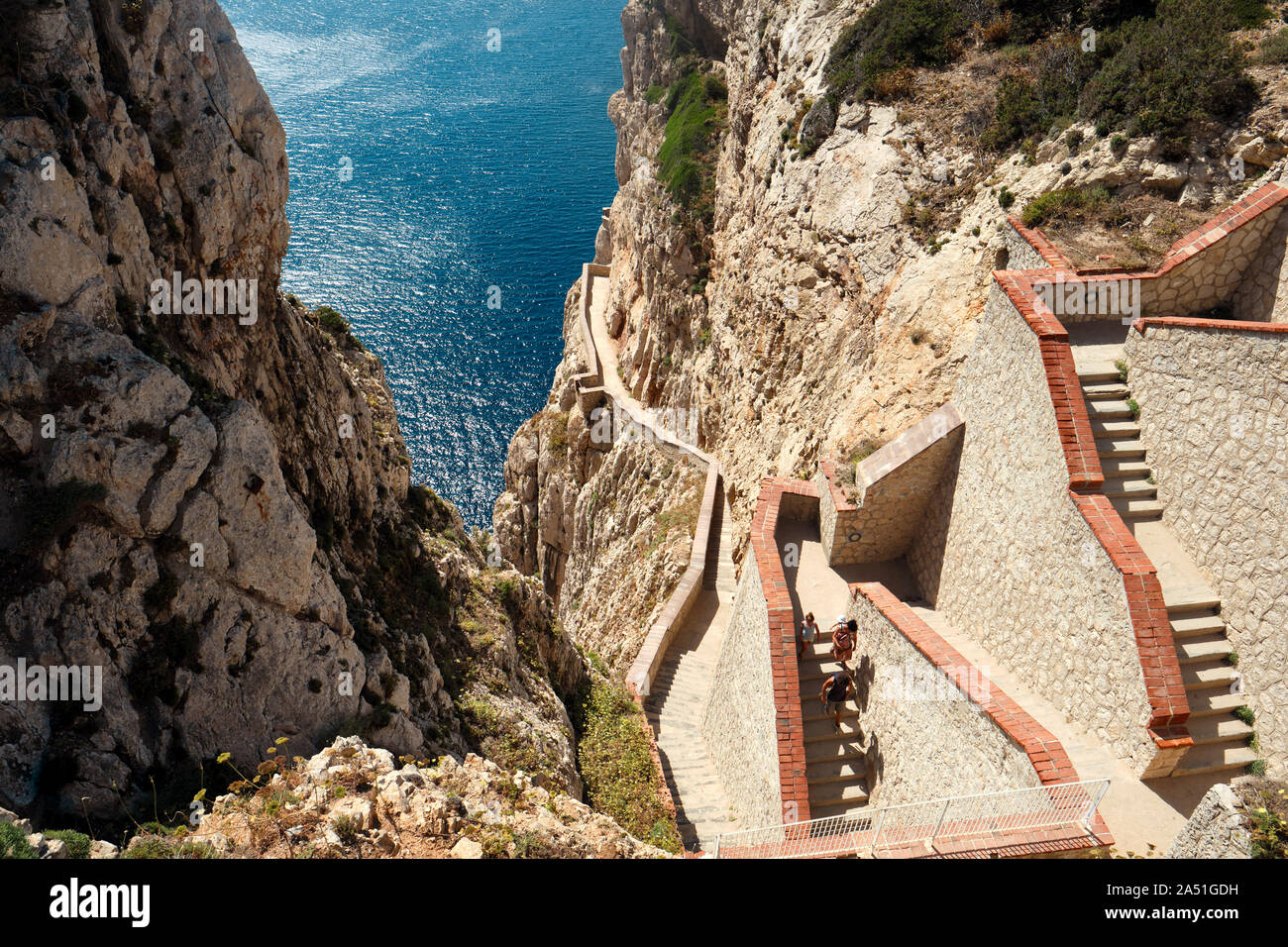 L'étape 654 escalier falaise calcaire jusqu'à la Grotta di Nettuno - Capo Caccia, Parc Naturel Régional de Porto Conte - Alghero Sardaigne Italie Europe Banque D'Images