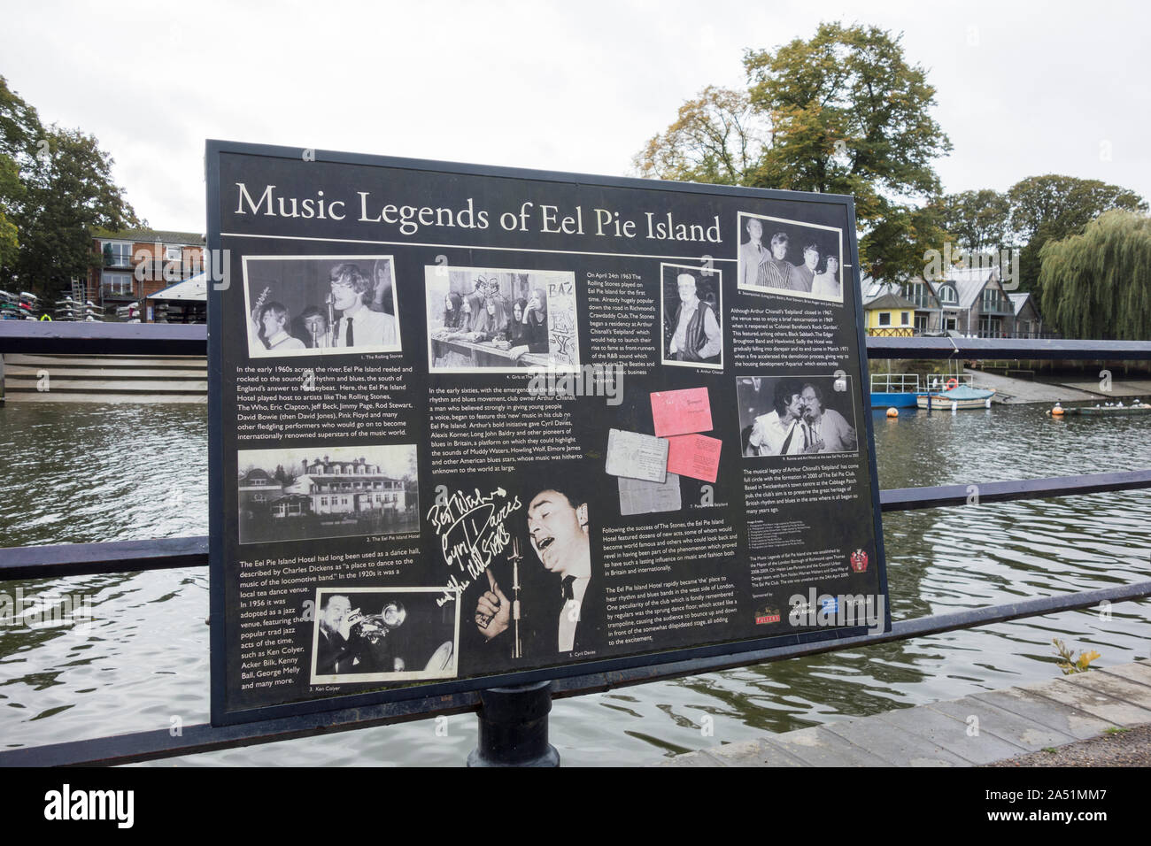 Légendes de la musique de la carte d'affichage de l'information à Eel Pie Island sur la Tamise à Twickenham en le London Borough of Richmond upon Thames, London, UK Banque D'Images