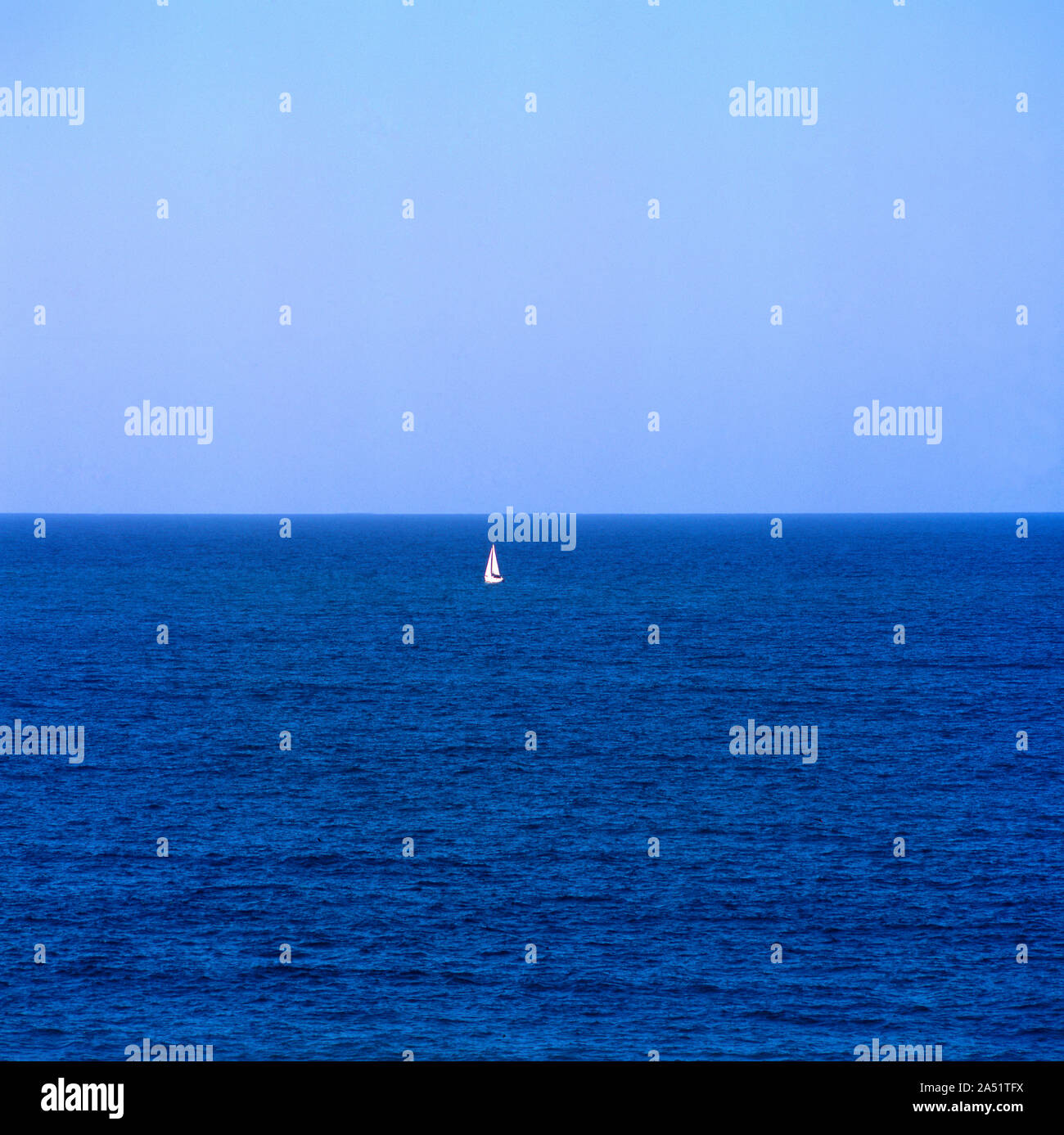 Voilier sur la mer. Banque D'Images