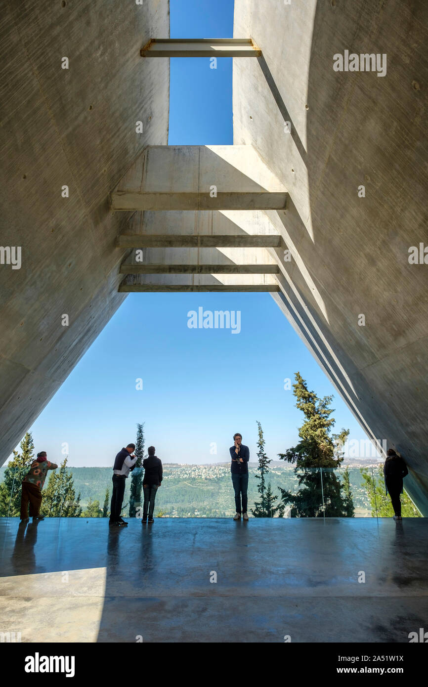 Yad Vashem, le mémorial officiel pour les victimes de l'Holocauste conçu par Israeli-Canadian architecte Moshe Safdie, situé à l'ouest slo Banque D'Images