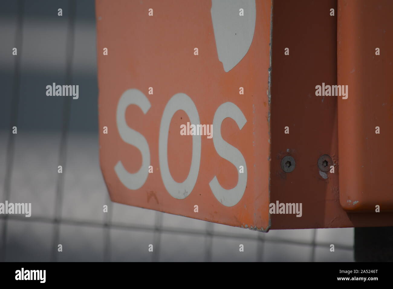 Téléphone d'urgence SOS Orange Sign Banque D'Images