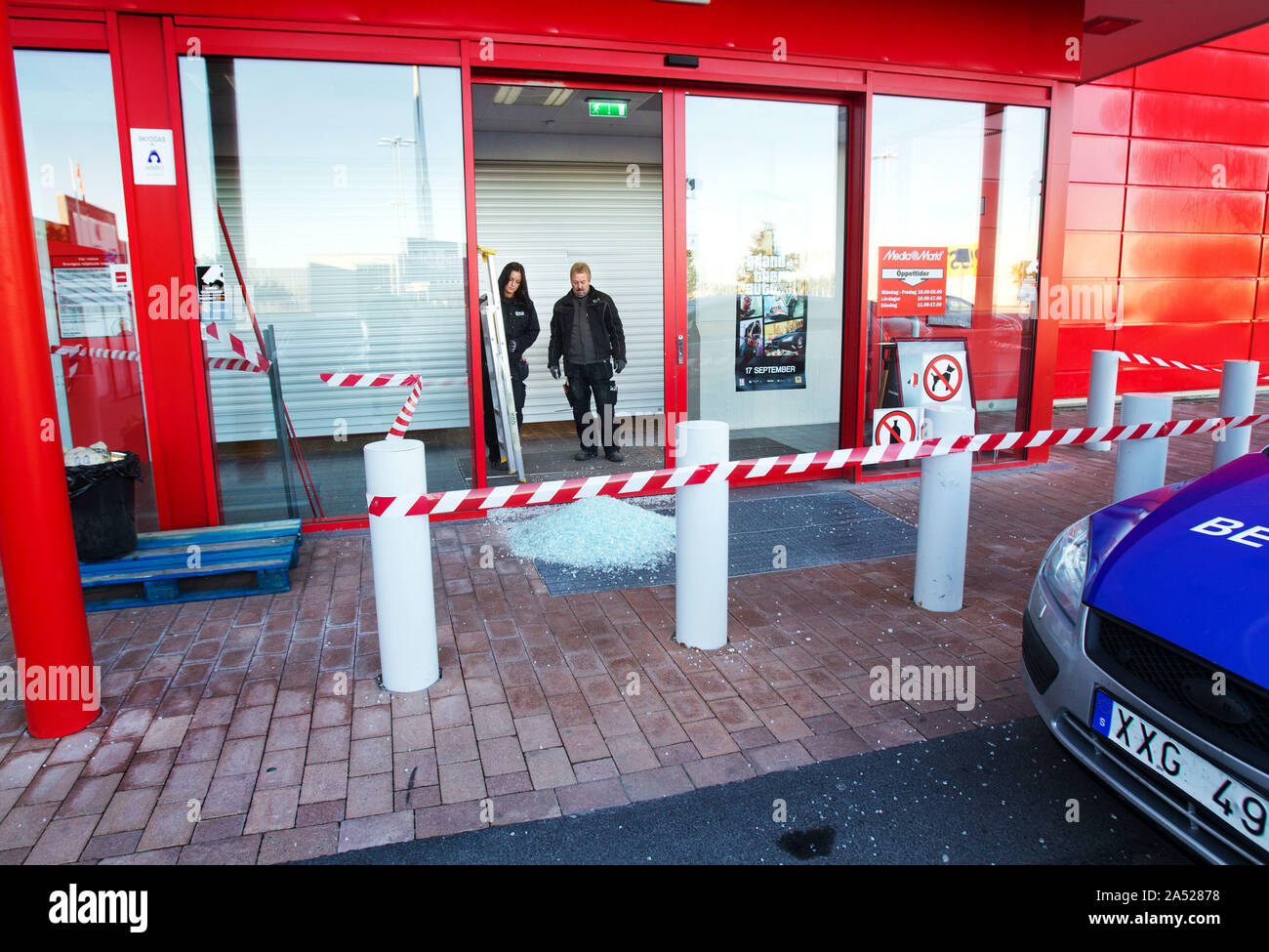 Smash et saisir une négociation à Mediamarkt Banque D'Images