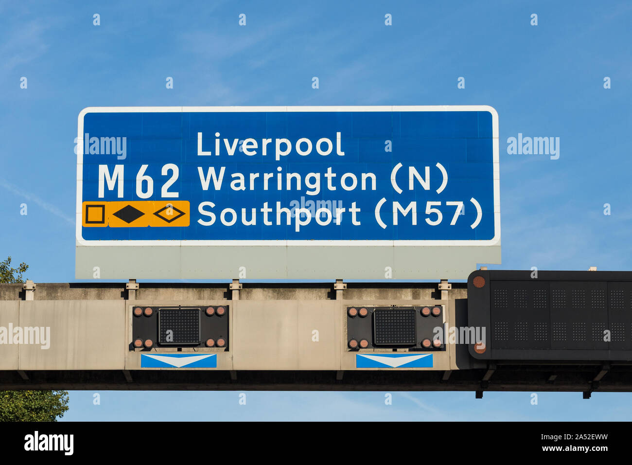 Signe autoroutier britannique M62, Liverpool, Warrington, Southport (M57) Banque D'Images