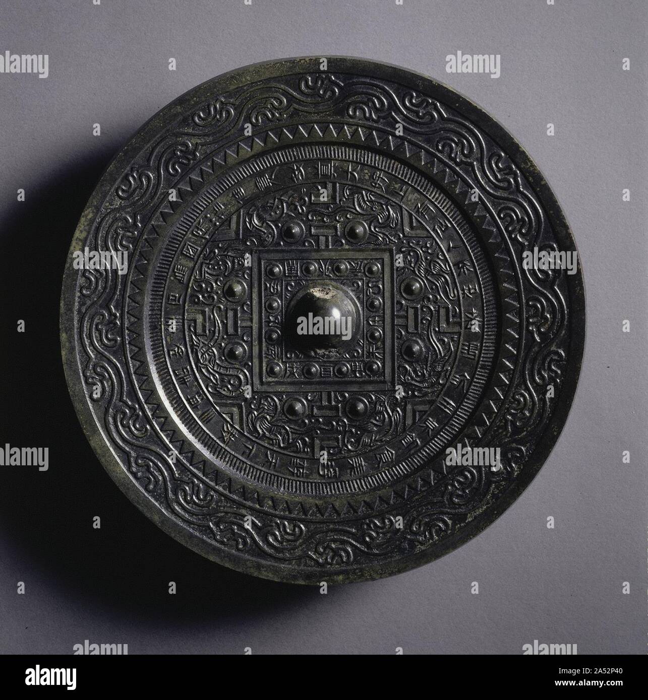 TLV Mirror avec plusieurs mamelons, début 1er siècle. Banque D'Images