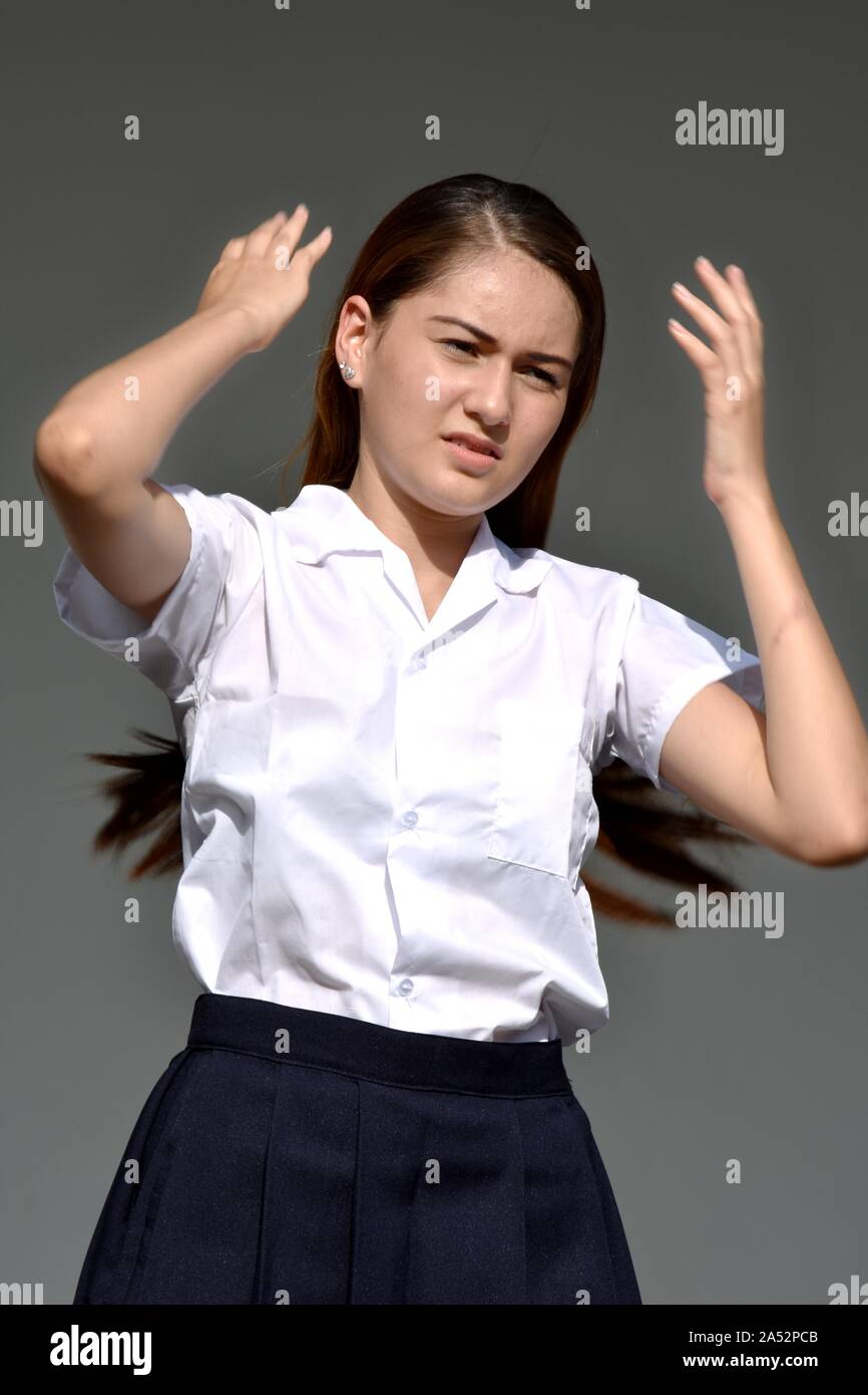 Portrait d une fille adolescente en jupe Photo Stock Alamy