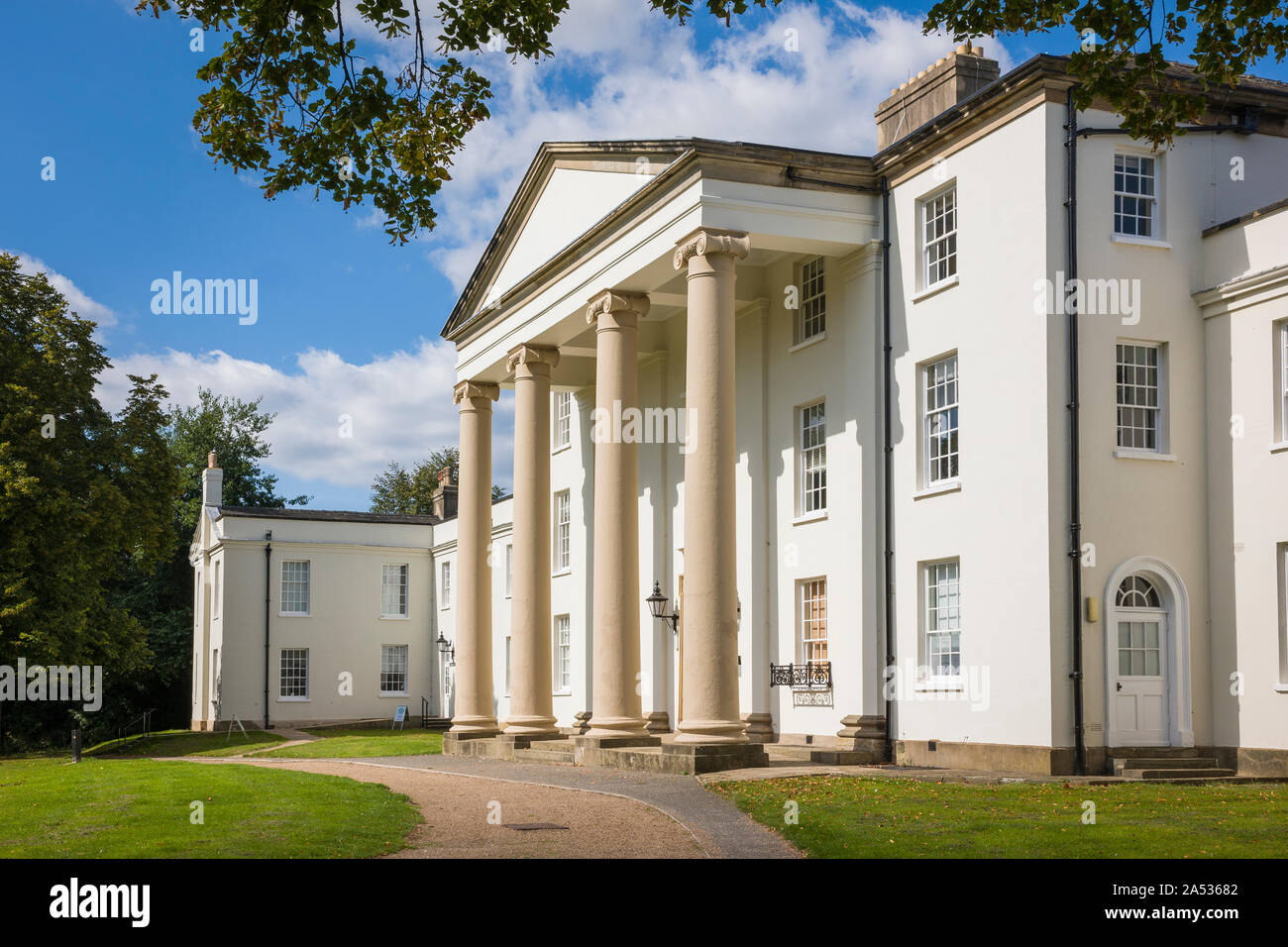 Un bâtiment classé Grade II à la pelouse (ancien hôpital psychiatrique) à Lincoln England UK Banque D'Images