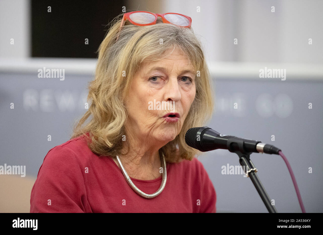 Manchester, UK. 17 Oct, 2019. Romancier et scénariste Deborah Moggach apparaît au festival de littérature de Manchester. Credit : Russell Hart/Alamy Live News Banque D'Images