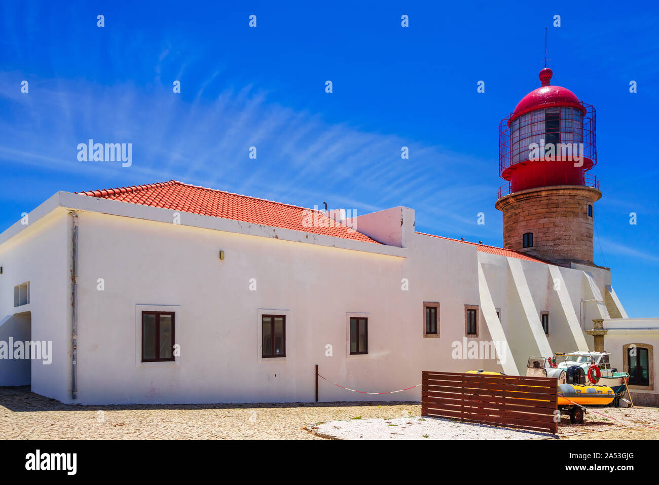 Vue sur phare de Cabo Sao Vicente, Sagres, Portugal Banque D'Images