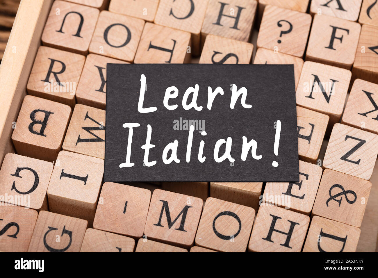 Apprendre l'Italien Tableau Message sur Lettre des blocs en bois Banque D'Images