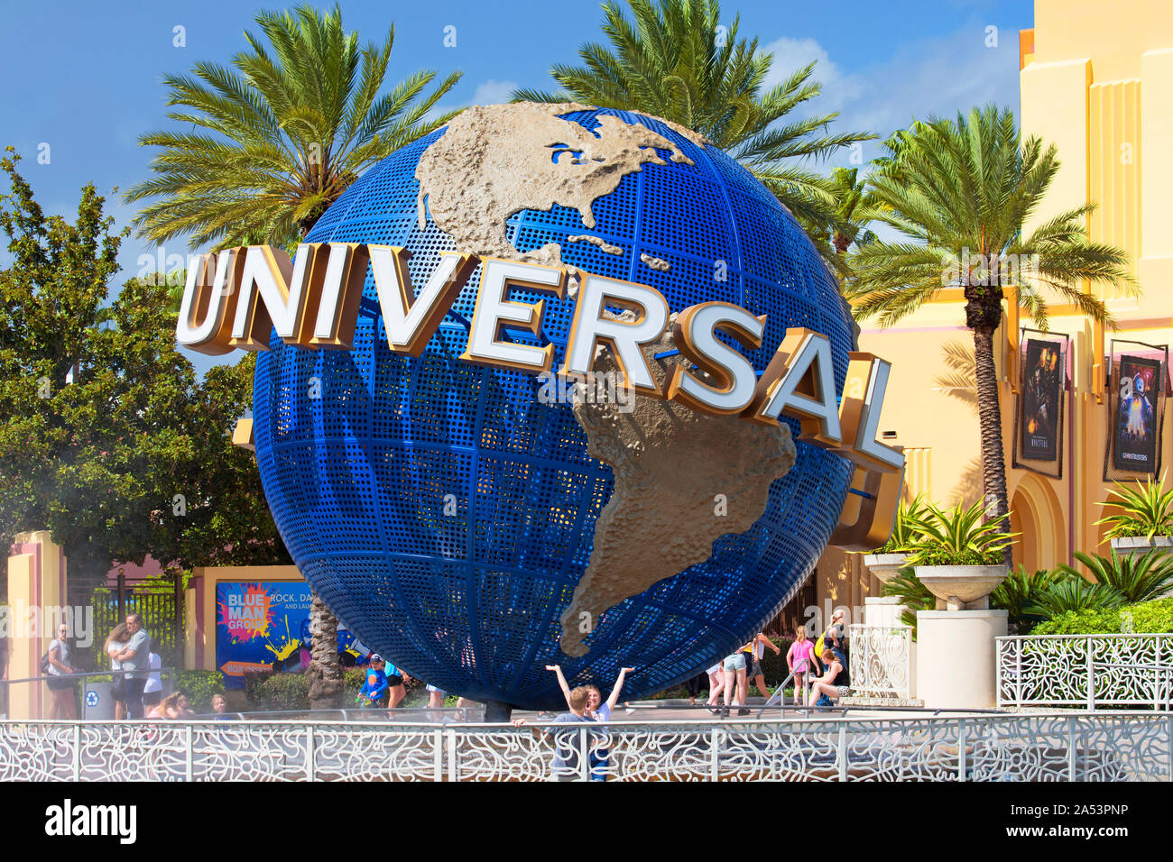 Universal Studios Hollywood Globe, fontaine, CityWalk, entrée privée, le complexe Universal Studios Orlando, Floride, USA Banque D'Images