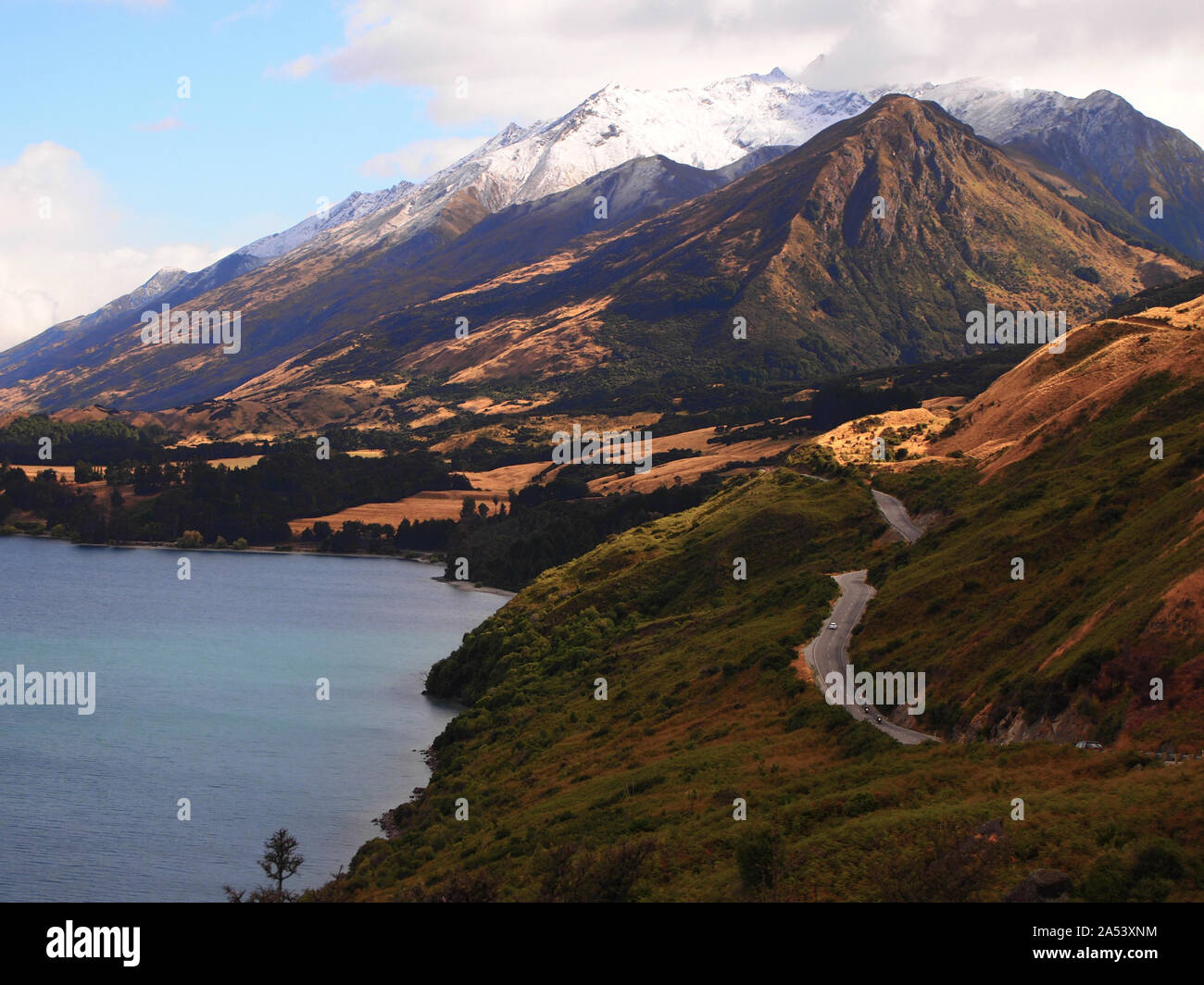 Les Alpes du Sud vu de la rive du lac Wakatipu, Nouvelle-Zélande Île du Sud Banque D'Images