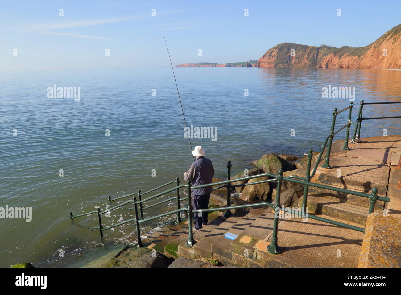 La pêche de mouche en Sidmouth, Devon sur la côte jurassique Banque D'Images