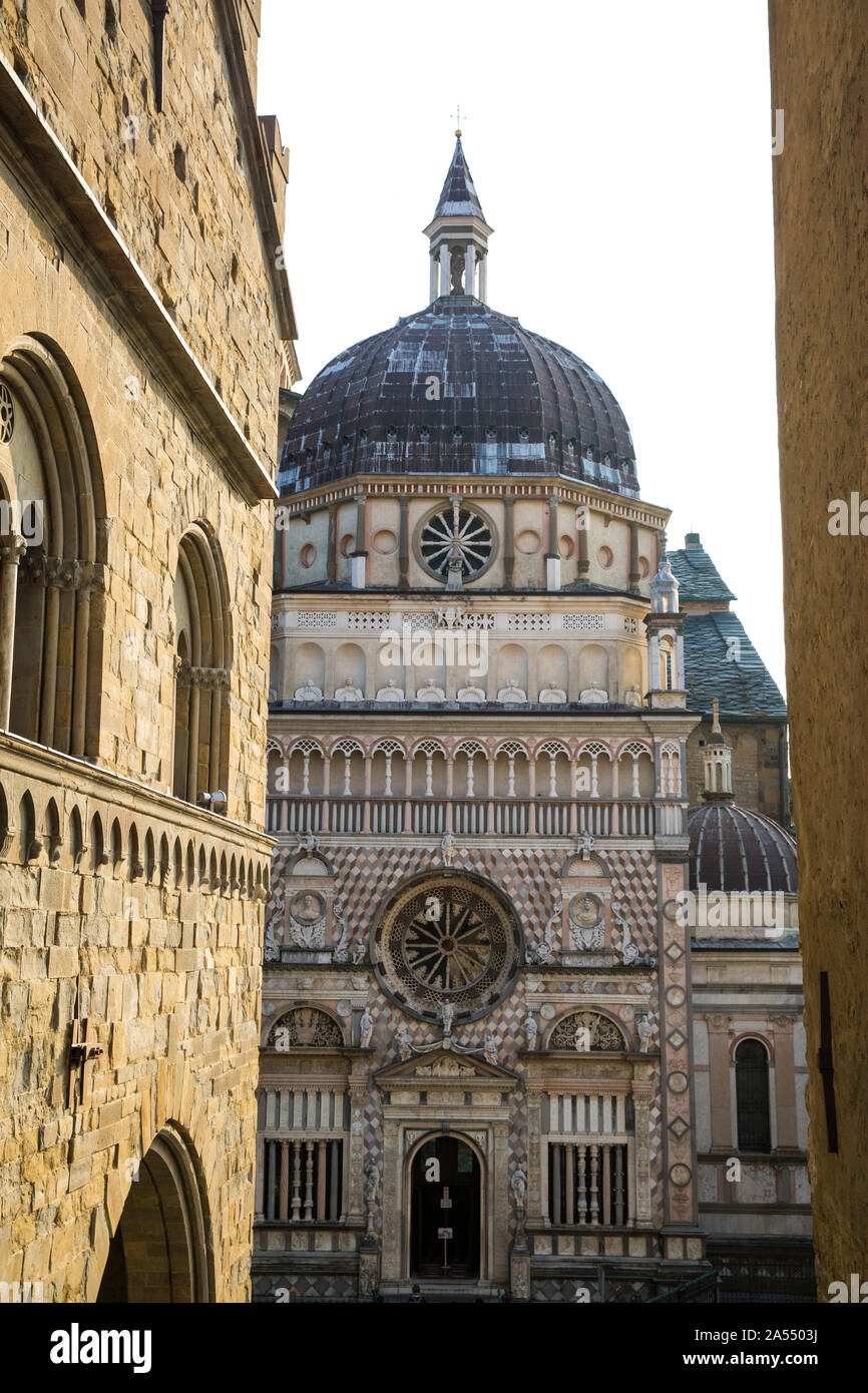 Basilique Santa Maria Maggiore en Citta (Alb.) Façade de la cathédrale de Bergame, en Italie. Banque D'Images