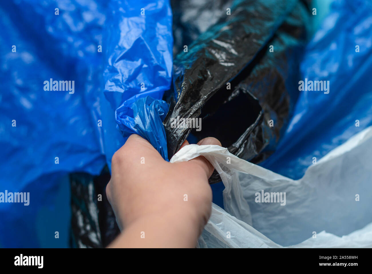 Sacs en plastique à usage unique représentant concept a propos de la pollution en plastique Banque D'Images