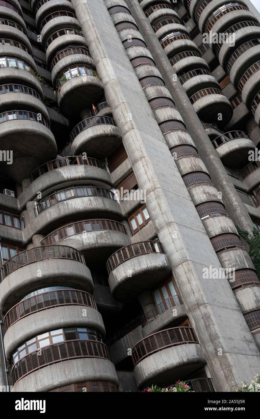 Madrid. L'Espagne. Edificio Torres Blancas sur l'Avenida de América, conçu par l'architecte espagnol Francisco Javier Sáenz de Oiza (1918-2000), construit en 1961 Banque D'Images
