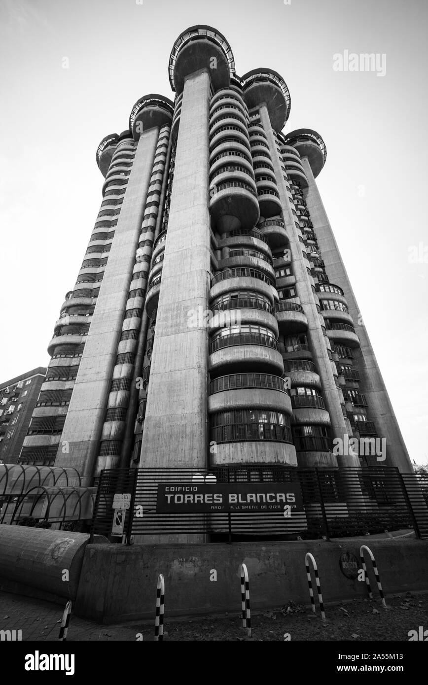 Madrid. L'Espagne. Edificio Torres Blancas sur l'Avenida de América, conçu par l'architecte espagnol Francisco Javier Sáenz de Oiza (1918-2000), construit en 1961 Banque D'Images
