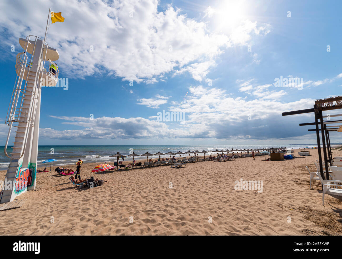 Zona de Playas La Marina village côtier administrés par la ville d'Elche, dans la province d'Alicante, sur la Costa Blanca espagnole par la Méditerranée. Banque D'Images