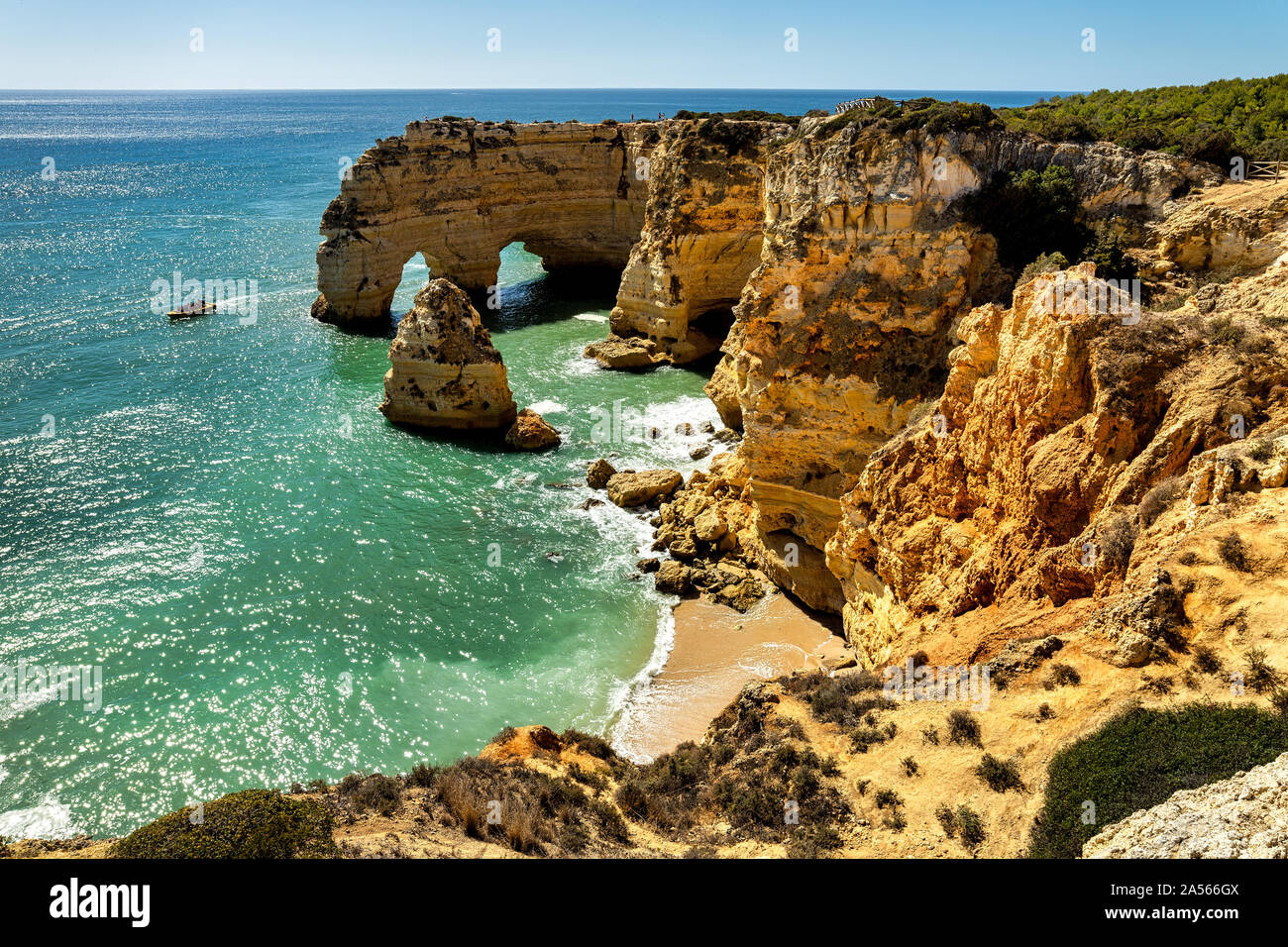 Arcos Naturais près de Praia de Mesquita au Portugal Banque D'Images